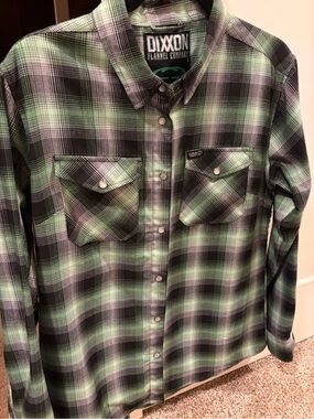 DIXXON Women’s Green and Black GRAVITY flannel shirt
